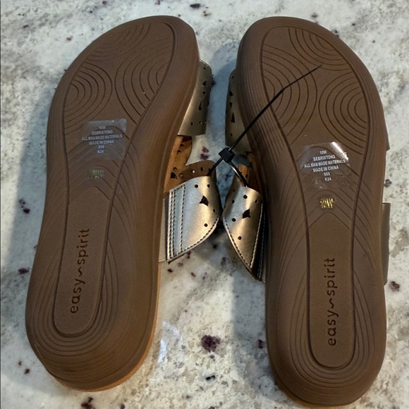 Easy Spirit Women's Leather Sandals in Metallic Bronze - Picture 6 of 8